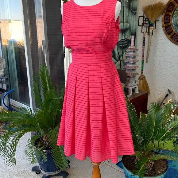 Tommy Hilfiger Dresses & Skirts - 🌸🌸TOMMY HILFIGER PINK PLEATED MIDI DRESS🌸🌸